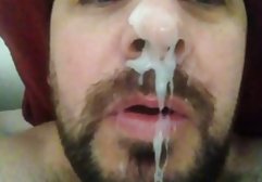 دیلدوی شبكه سكسي ماهواره عظیم در گربه و دهان